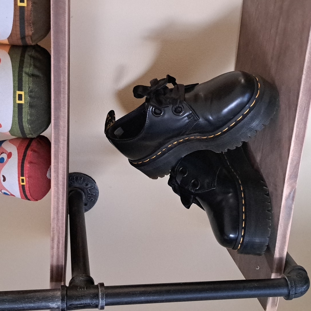 Dr. Martens, Holly, Oxford, Platform, Size 6, Black Buttero, Shoe.